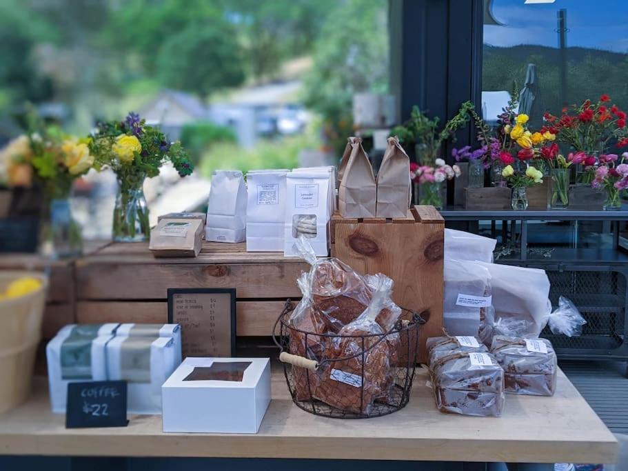 Oaklore: Your Sonoma Storybook Retreat: Three Miles To Sonoma Square Ngoại thất bức ảnh